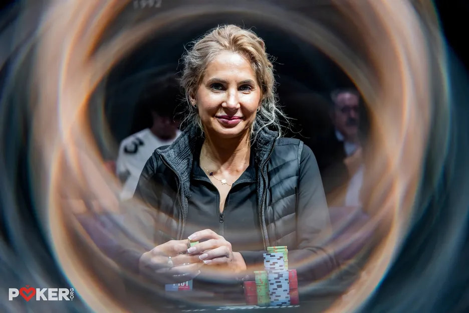 Júlia hegedus végleges hölgy asztal 