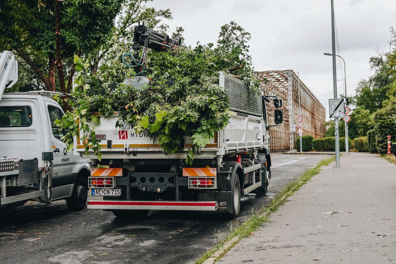 Fotók: A súlyos vihar milliókat okoz a Sziget Fesztivál -szigeten, a helyszínen marad Fotók: A súlyos vihar milliókat okoz a Sziget Fesztivál -szigeten, a helyszínen marad